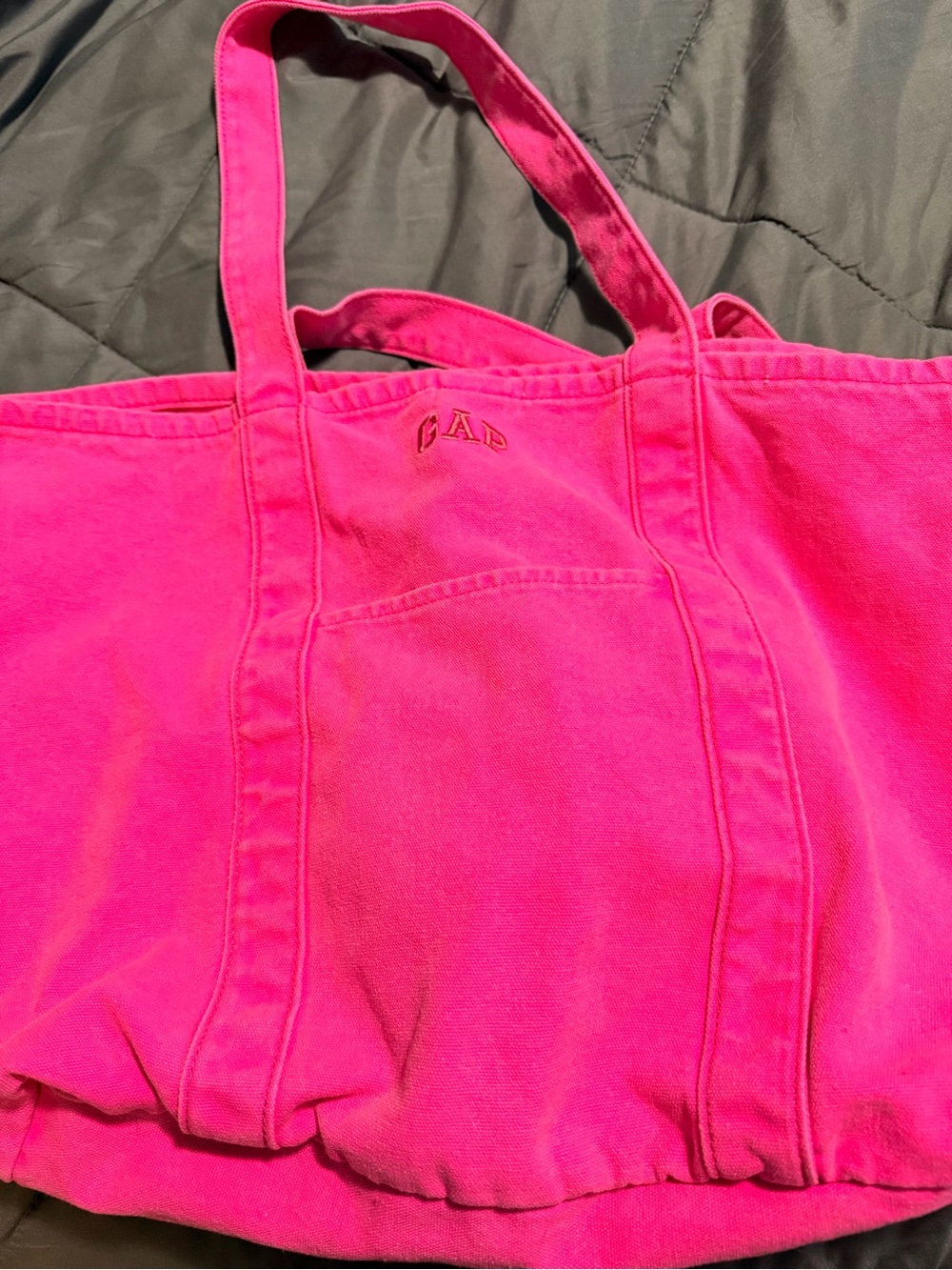 Gap tote